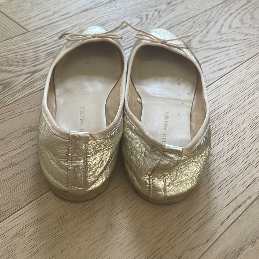 Zara woman’s gold ballet shoe - Picture 3 of 5